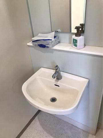 学童保育の手洗い修理