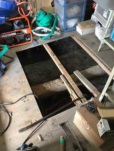 古民家再生1日目、蔵の床下はどうなってる？