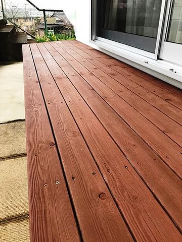 ウッドデッキを手軽に塗り替え！