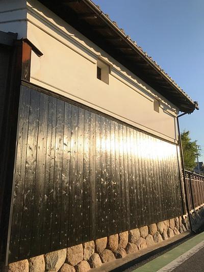 大正時代の蔵を直しました。