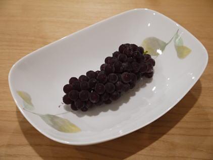 横着なブドウの食べ方