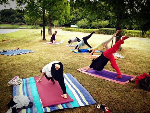 お外ヨガ