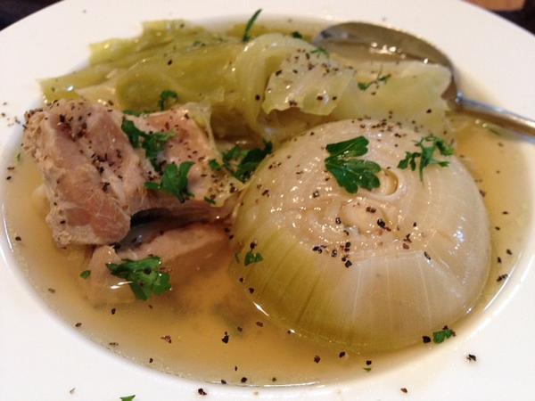 煮込むだけ！簡単玉ねぎスープ