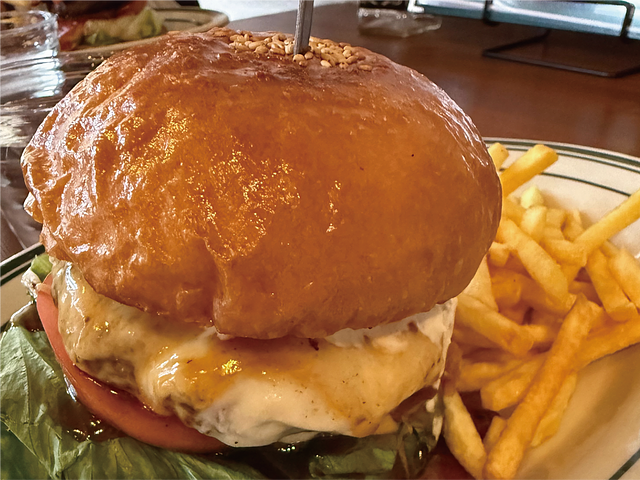 野洲の美味しいハンバーガーといえばダンボ！でも洋食屋さんだって。