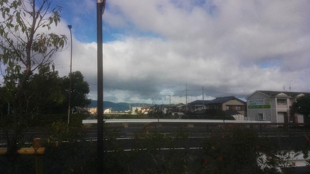 ほんの少し虹が見えた日