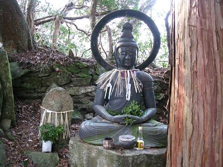 堀坂山から高見山を望む