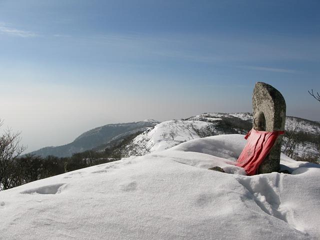 真冬蓬莱山のお地蔵さん
