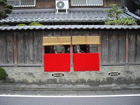 秋の桟敷窓アート