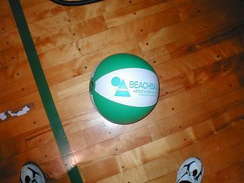 ビーチボールバレー