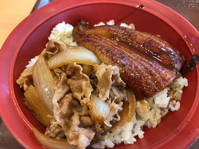 うな牛食べちゃう