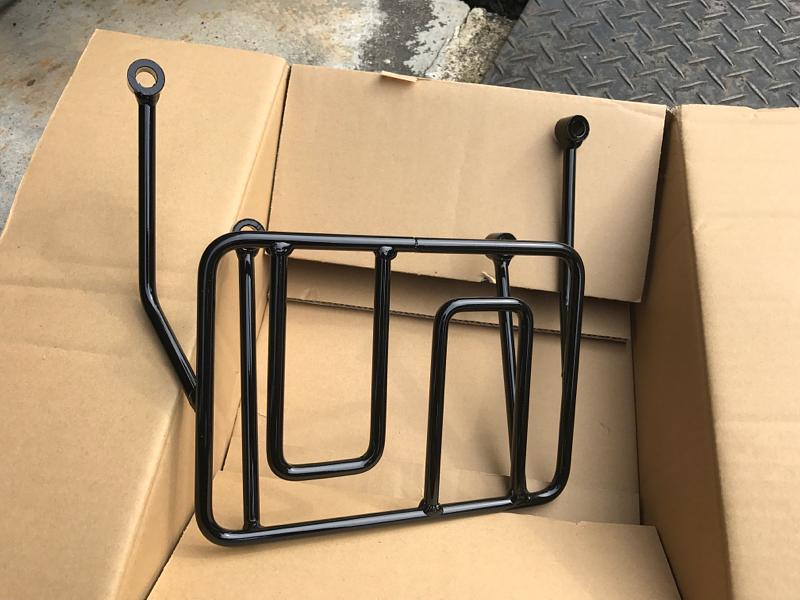 シグナスにリアキャリア取り付けます