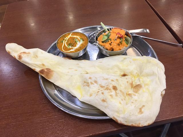 男は黙って特大ナン