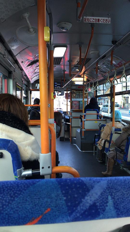 久しぶりにバスで駅まで…