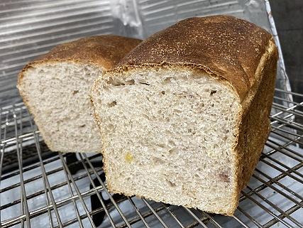 12月3週目の期間限定パンは、『ベリーAと柚子のパン』です！