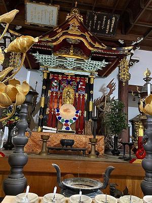 この扉の中に、国宝「木造　十一面観音立像」が安置