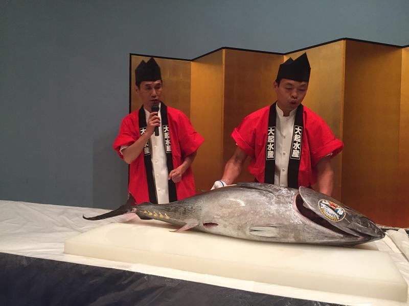 昨夜は、まぐろ解体ショー