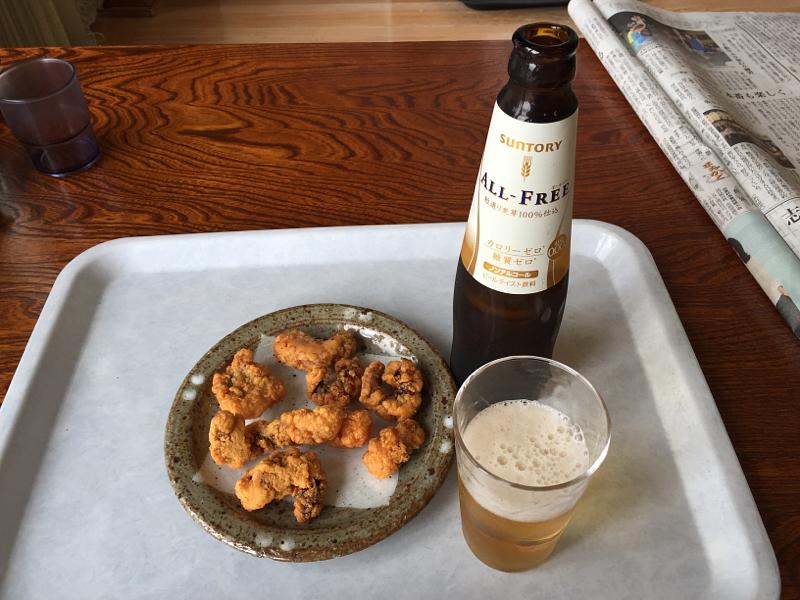 たこの唐揚げとノンアルコールビール