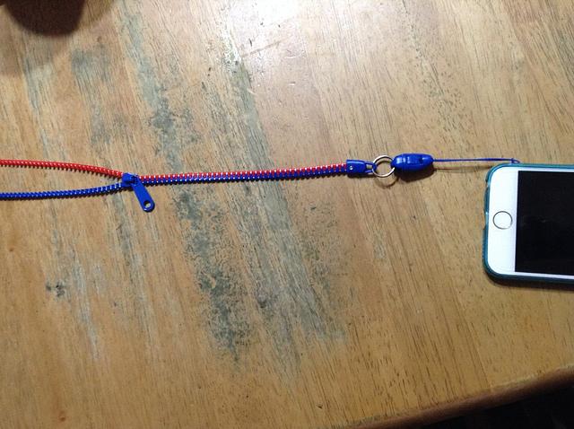 zipperストラップ