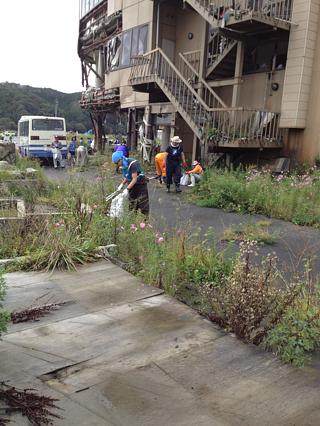 作業始まりました（吉里吉里クリーンＰ第 5 期  9/28～10/2）