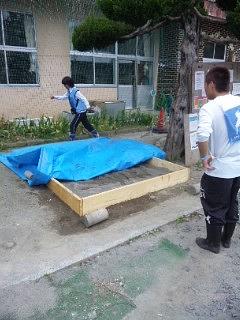 安渡保育所の砂場（2012吉里吉里クリーンＰ第2期 5/31～6/4）