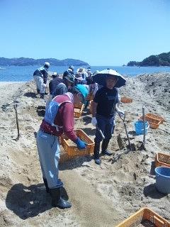 砂浜暑いです（2012吉里吉里クリーンＰ第1期5/10～14）