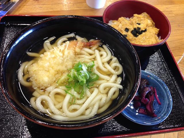 うどんと玉子丼