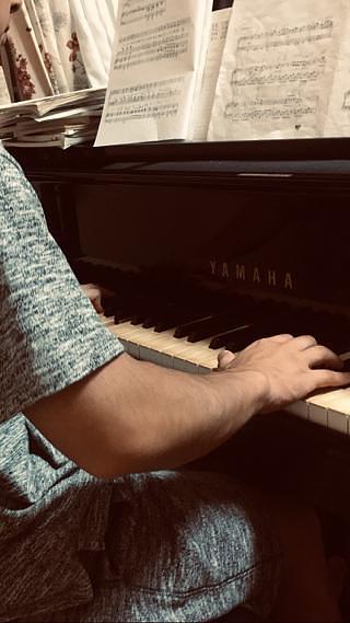 次男と四男がワンオクロック弾いています♬