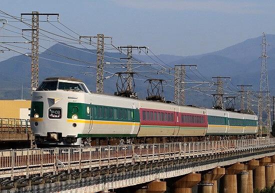 ★『緑やくも』運行開始