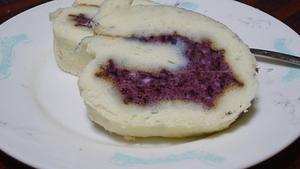 ブルーベリージェラートのロールケーキ