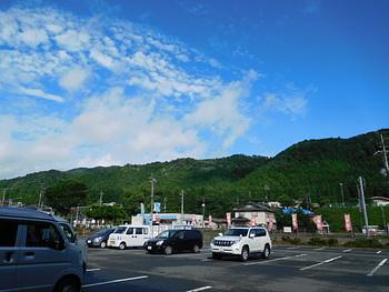 ７月８日の朽木日曜朝市と「カトマンズの約束」上映会