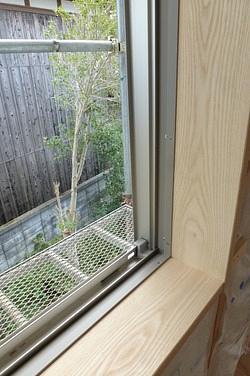 無垢材の窓枠　ホワイトアッシュ