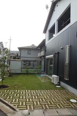 庭　もう少しで完成