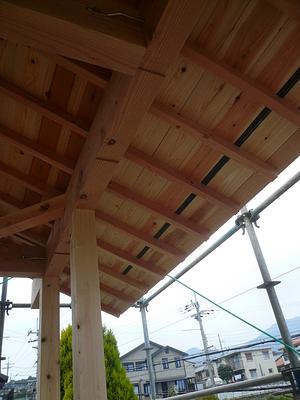 鋼板屋根の通気　