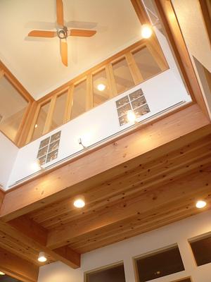 開閉する吹抜け