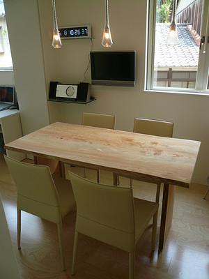 無垢材のテーブル