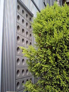 鉄とコンクリートと緑