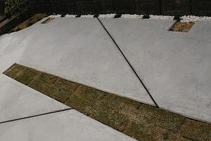 コンクリートの目地　　エキスパンションジョイントとして